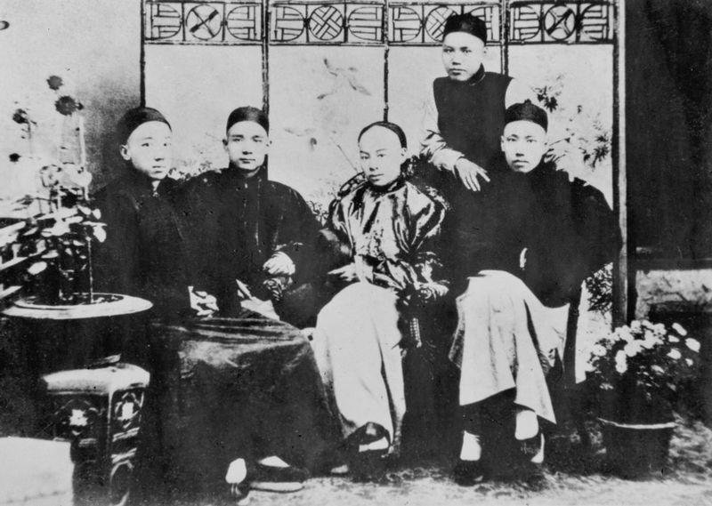 Sun Yat-sen became one of the "Four Bandits" in this Blox